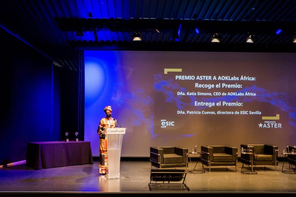 Katia Simone, CEO de AOKlabs, durante su intervención en la entrega de premios